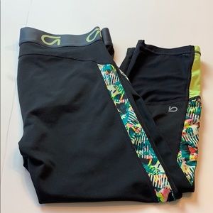 Gap Athletic Abstract Floral Mesh Leg Capris